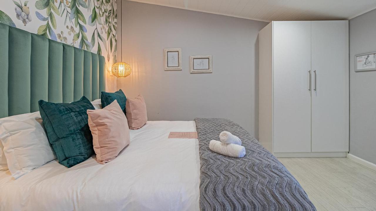 The Salene Hotel & Apartments 斯泰伦博斯 外观 照片